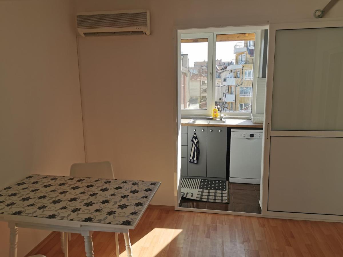 4Th Floor Apartment Burgas Bagian luar foto